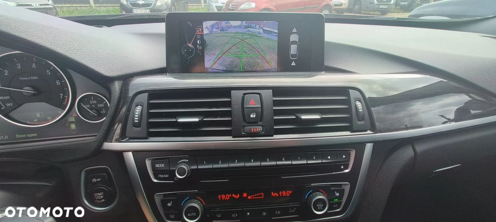 BMW Seria 3 328i Sport-Aut - 22