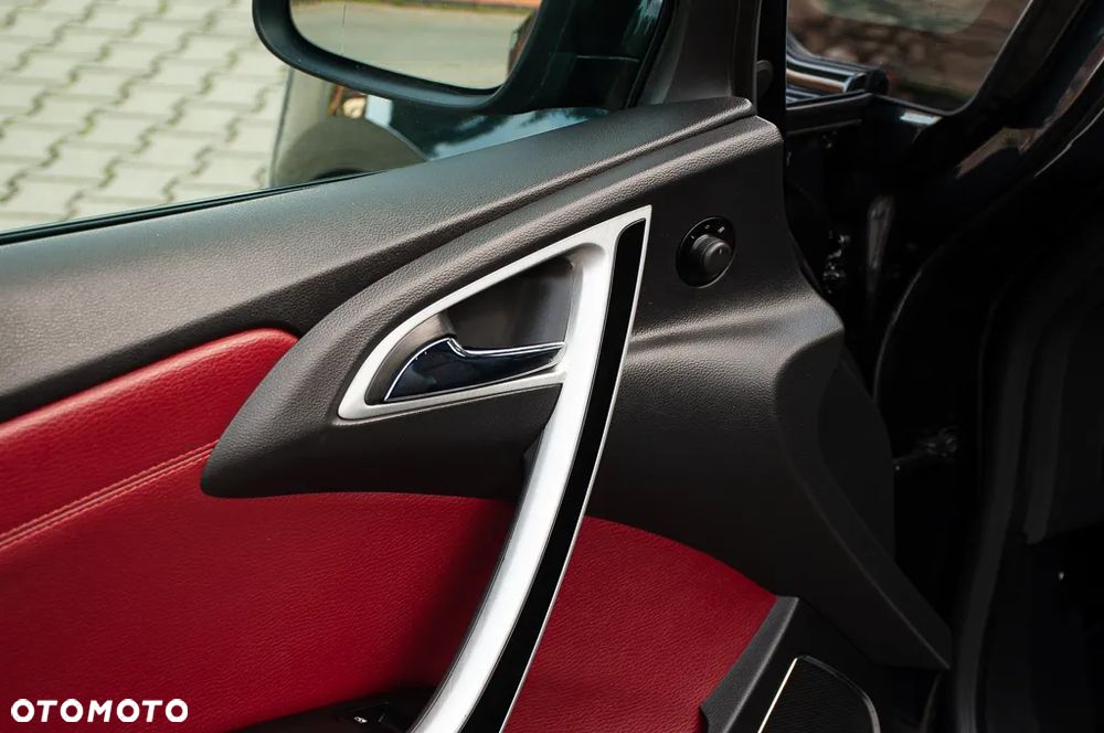 Opel Astra IV GTC 1.4 T Sport EU6 - 33