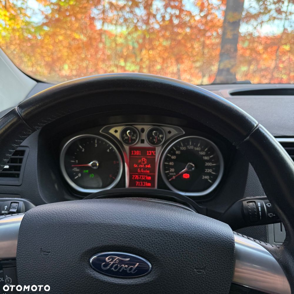 Ford Kuga - 11