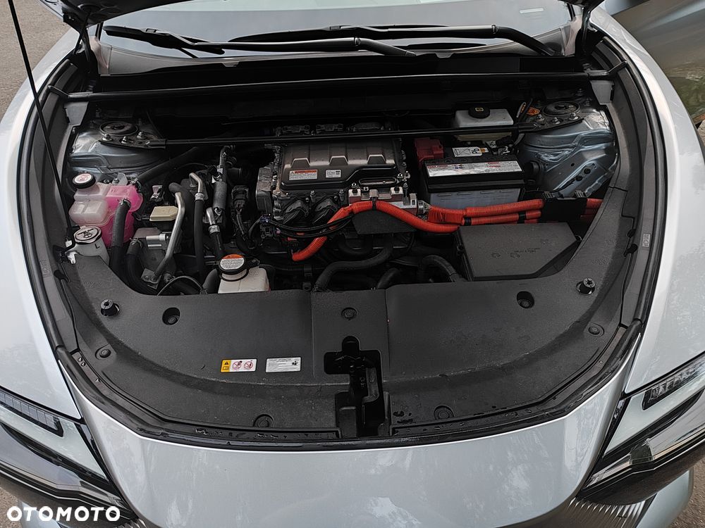 Lexus RZ - 7
