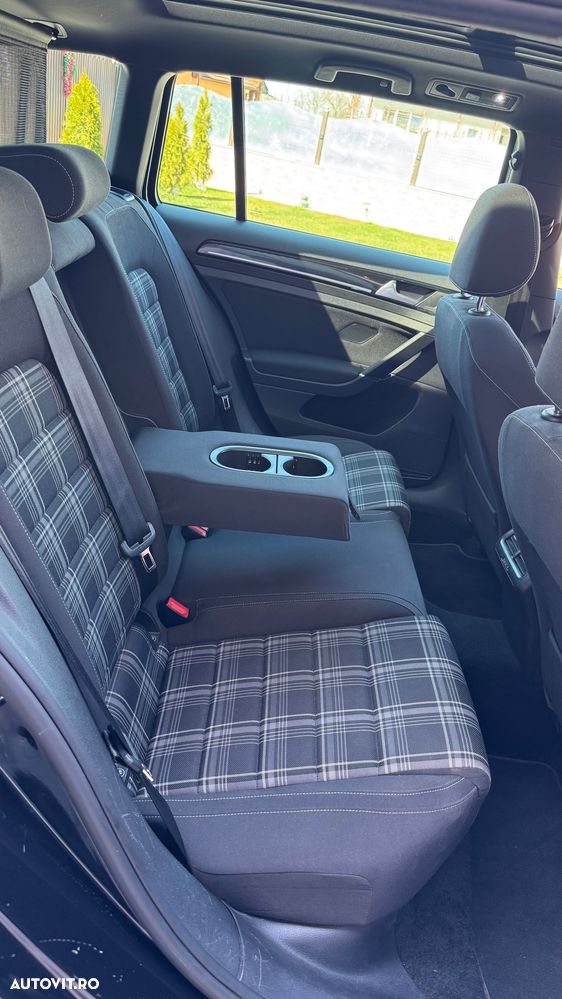 Volkswagen Golf - 17