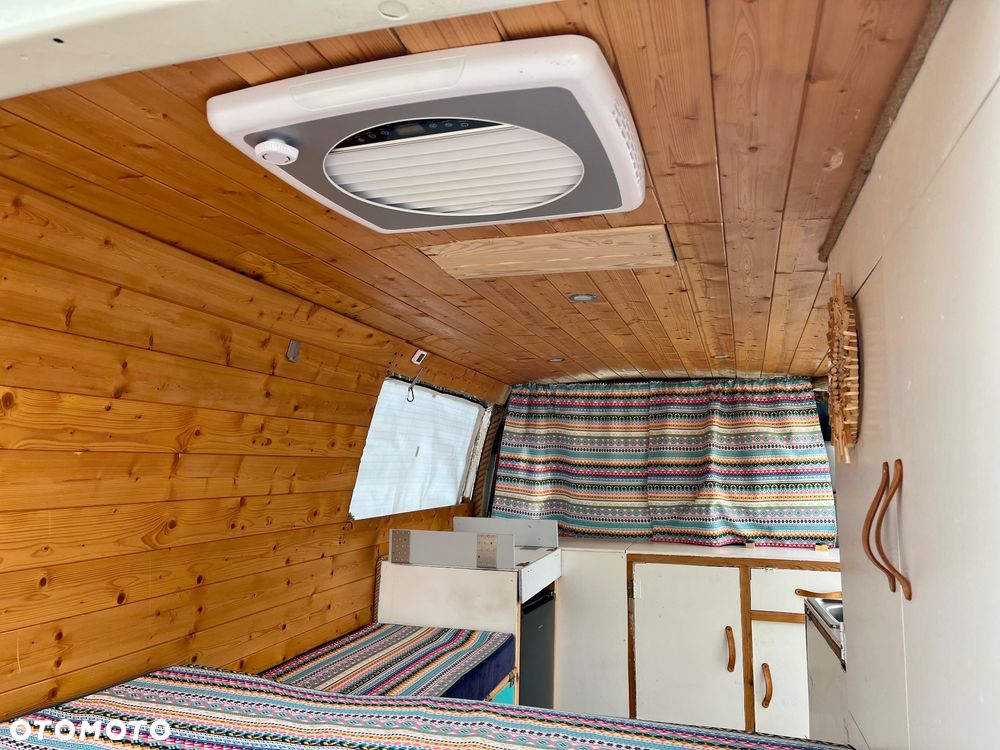 Volkswagen Transporter - 14