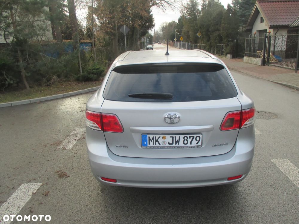 Toyota Avensis 1.8 Sol - 4