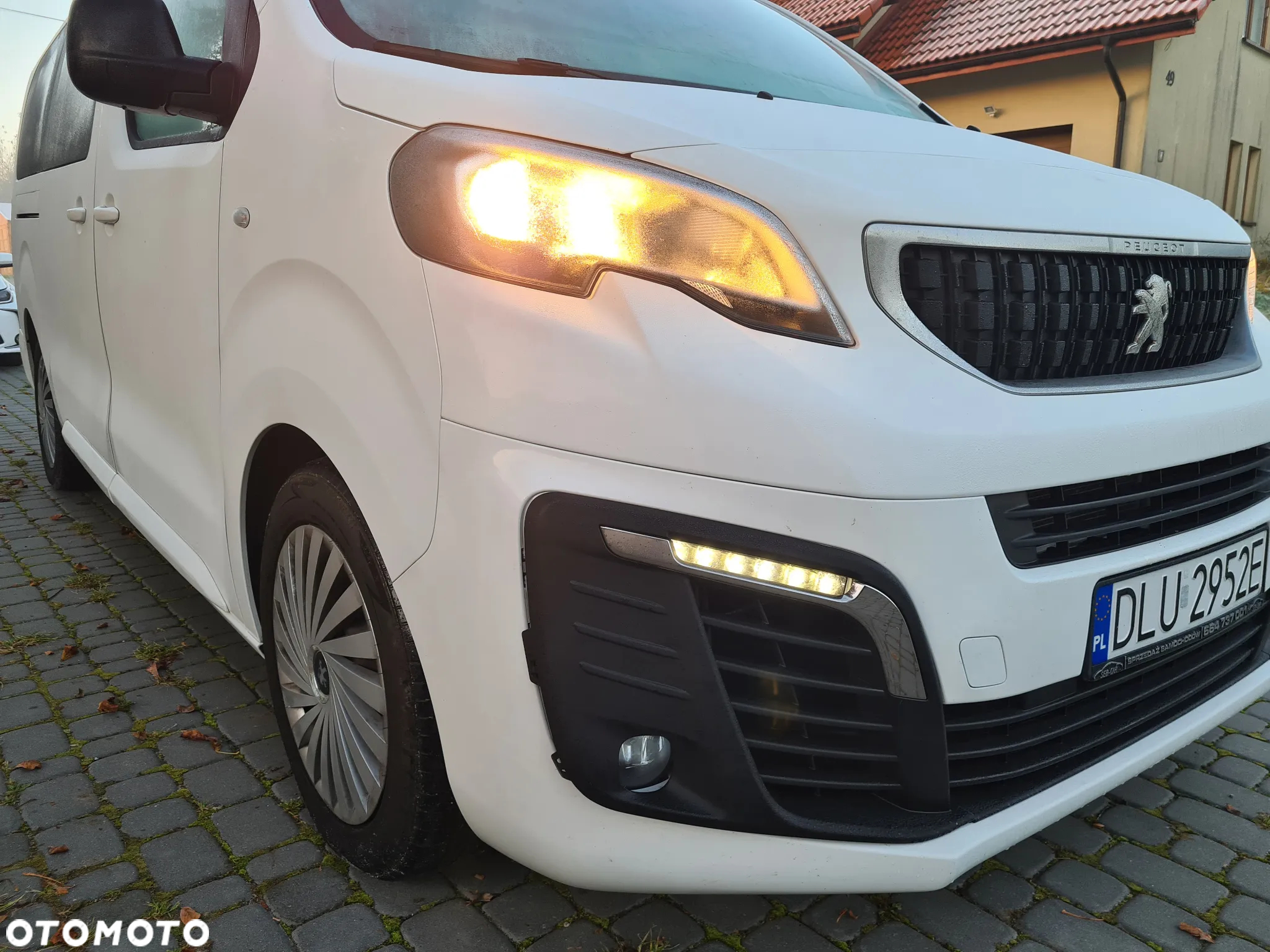 Peugeot Traveller 2.0 BlueHDi Long Business - 4