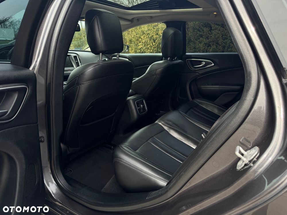 Chrysler 200 - 24