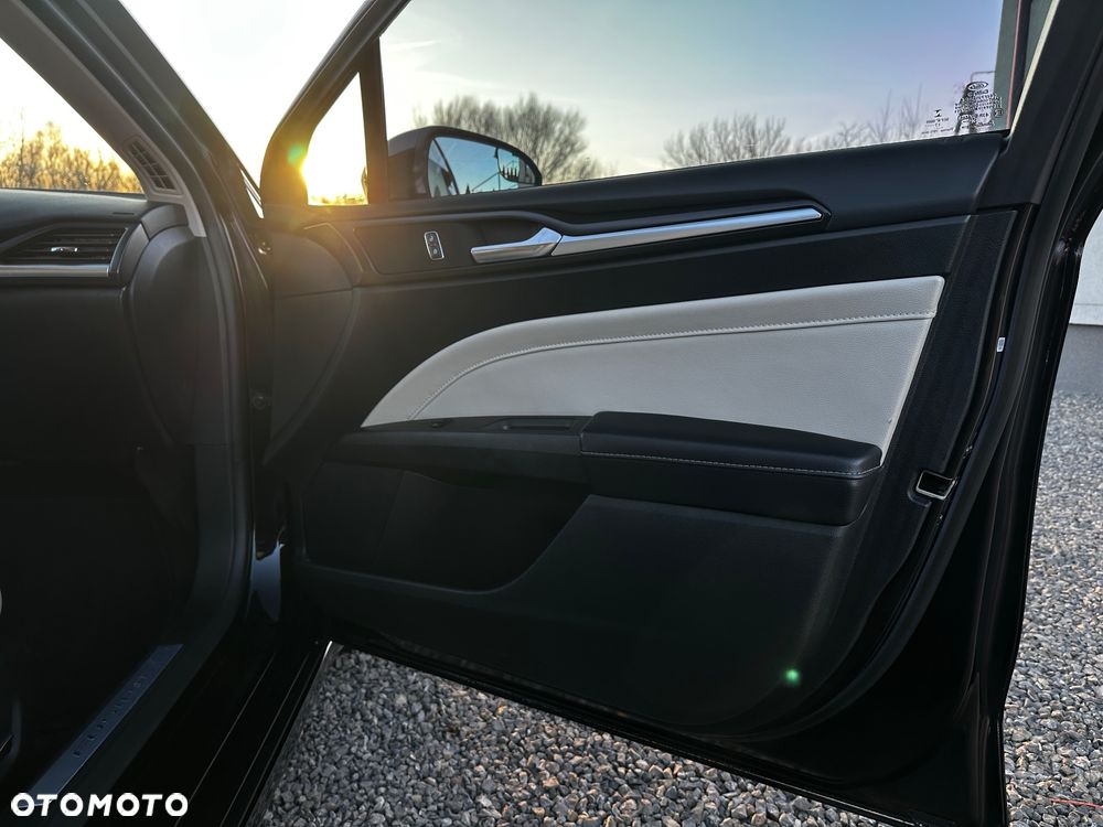 Ford Mondeo 2.0 EcoBoost Titanium S - 21