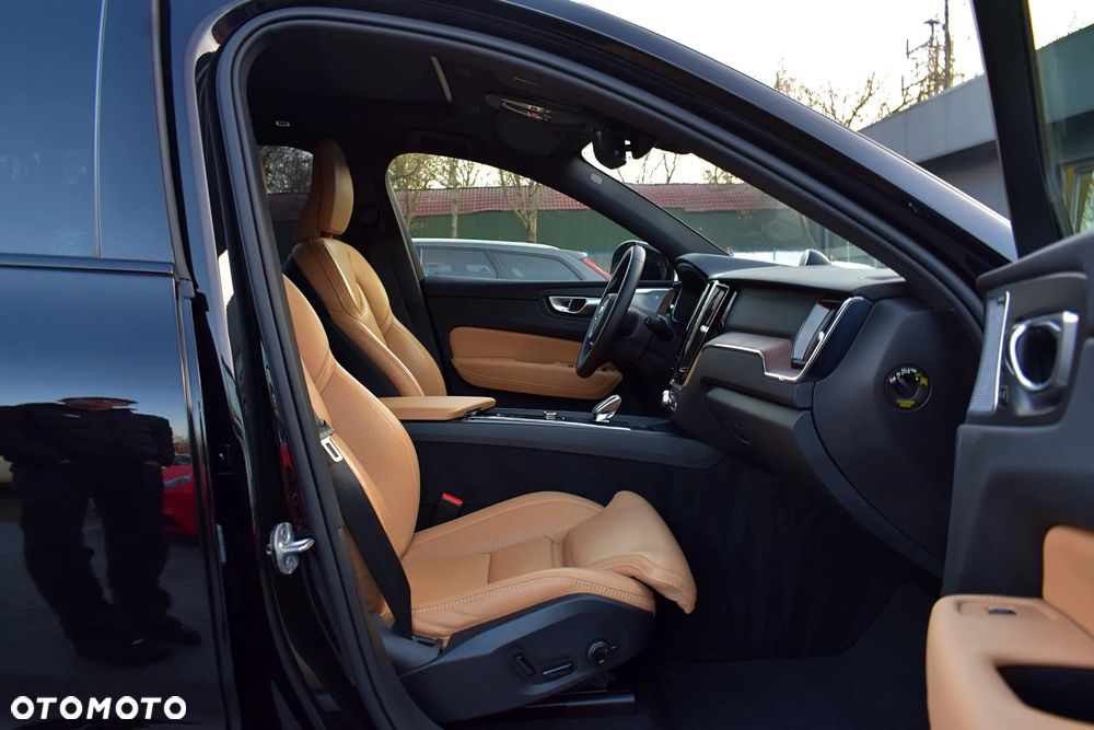 Volvo XC 60 T8 Plug-In Hybrid AWD Inscription Expression - 8