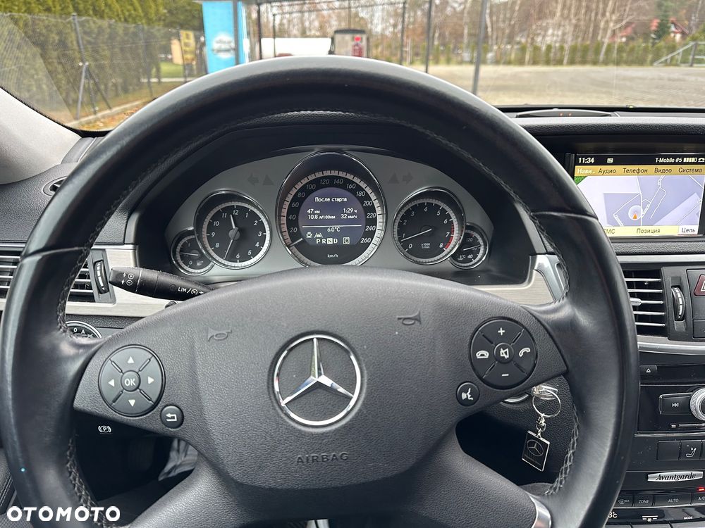 Mercedes-Benz Klasa E 250 CGI BlueEffICIENCY Avantgarde - 13