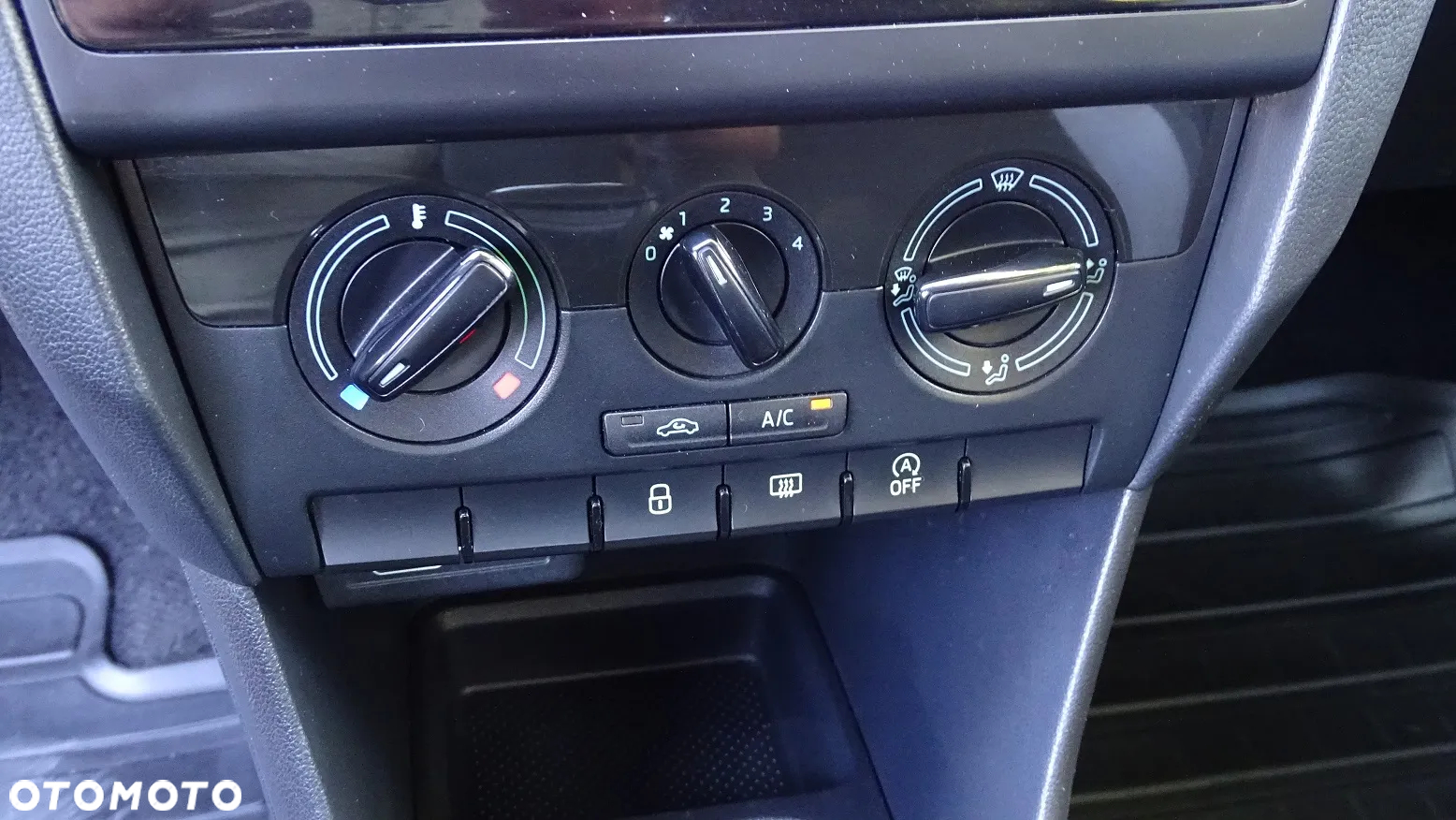 Skoda RAPID 1.0 TSI Ambition - 21