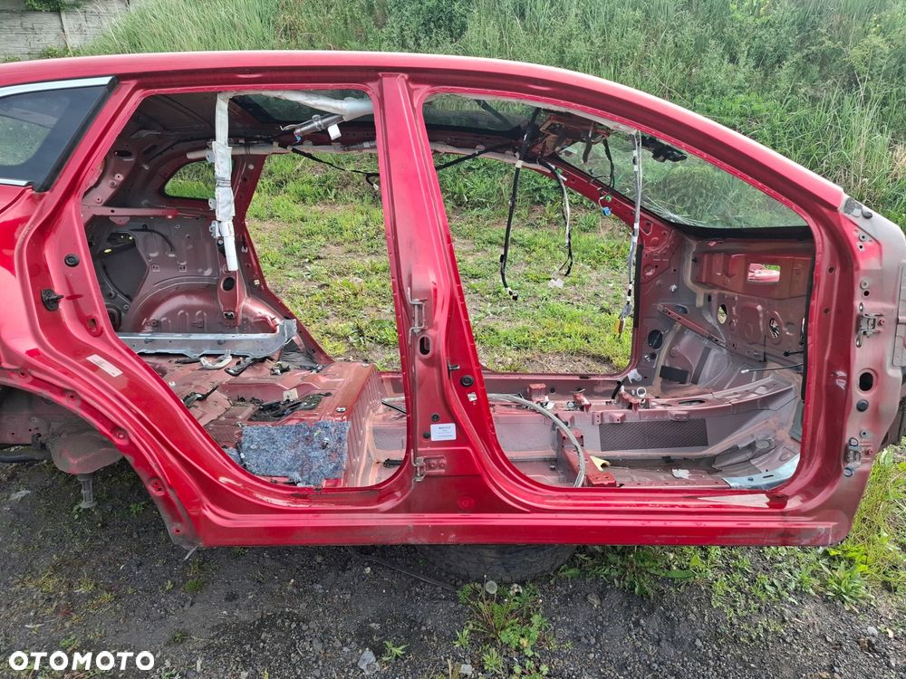 próg prawy bok renault kadjar 2015 rok - 1