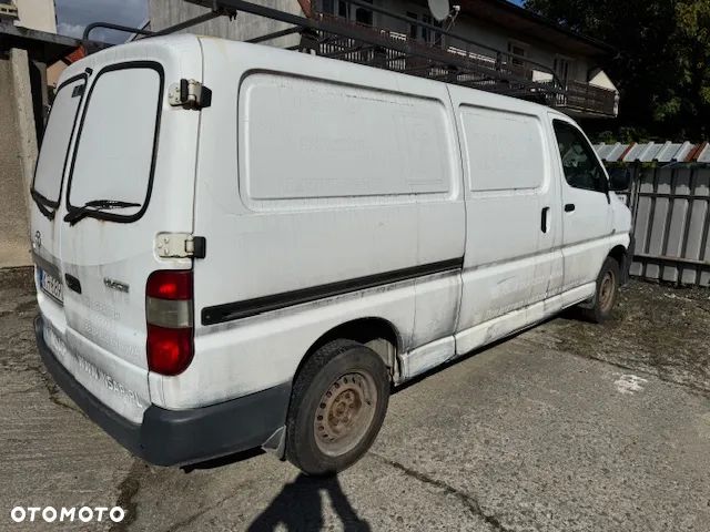 Toyota HIACE - 20