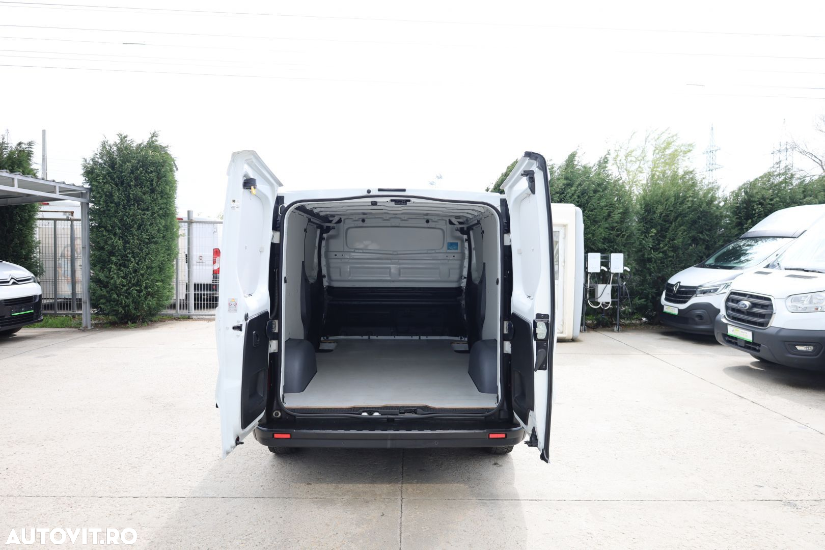 Renault Trafic - 11