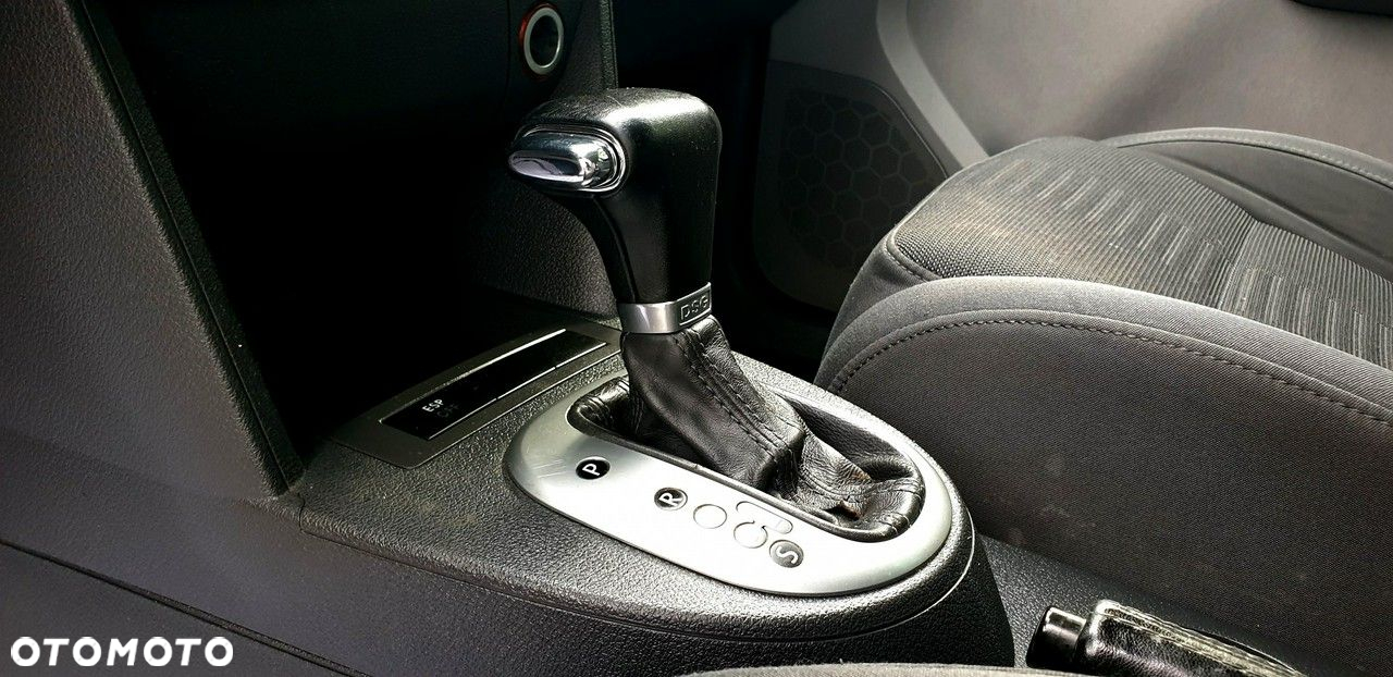 Volkswagen Touran - 33