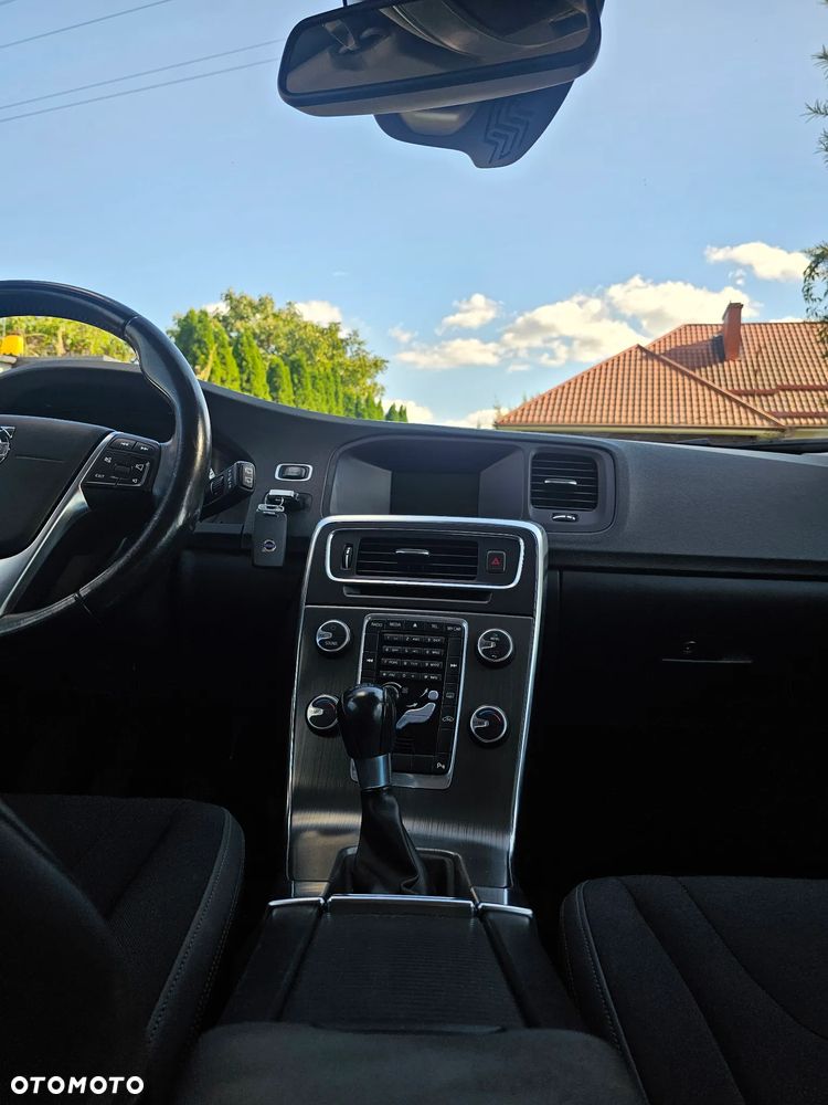 Volvo V60 D4 Momentum - 6