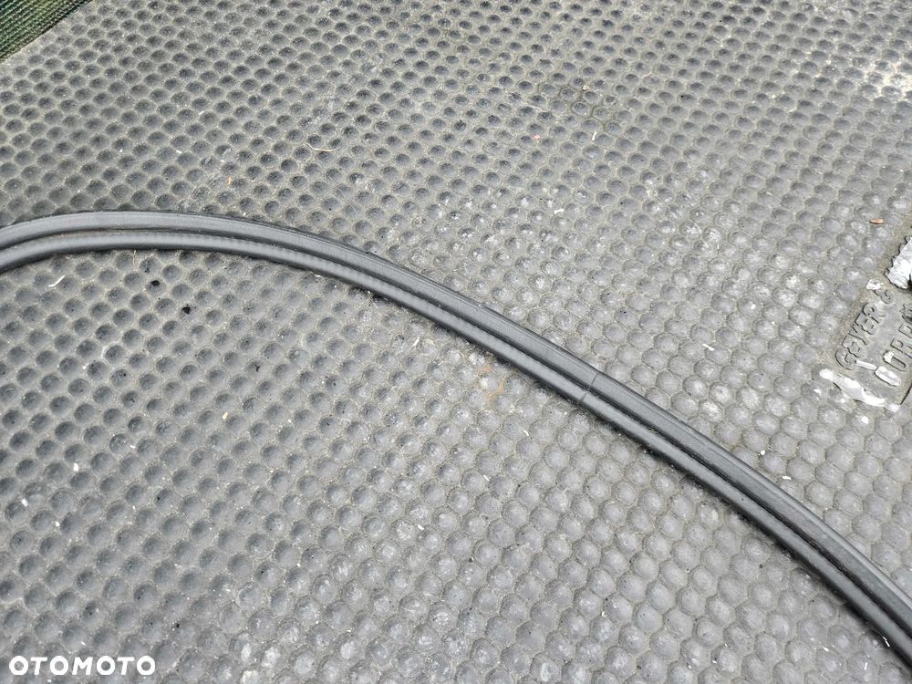 Uszczelka 7141890 Guma Pokrywy Klapy Bagaznika BMW 1 E87 E81 - 7