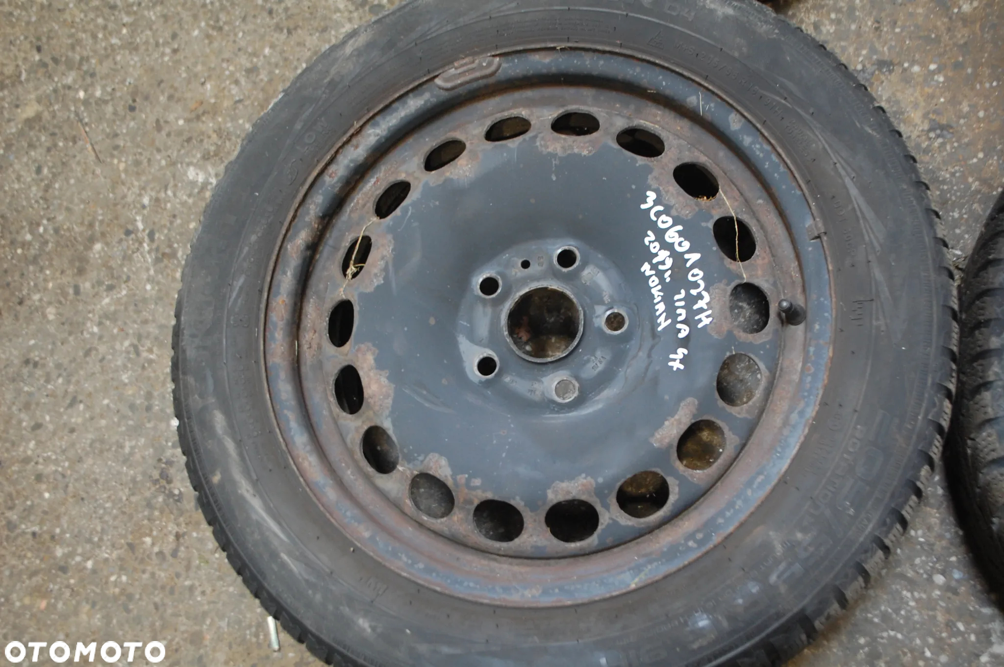 FELGI STALOWE + OPONY ZIMOWE NOKIAN 205/55R16 ET42 6.5J 5X112 SKODA SUPERB II VW AUDI SEAT - 5