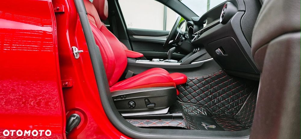 Alfa Romeo Stelvio 2.0 Turbo 16V AT8-Q4 Veloce Ti - 13