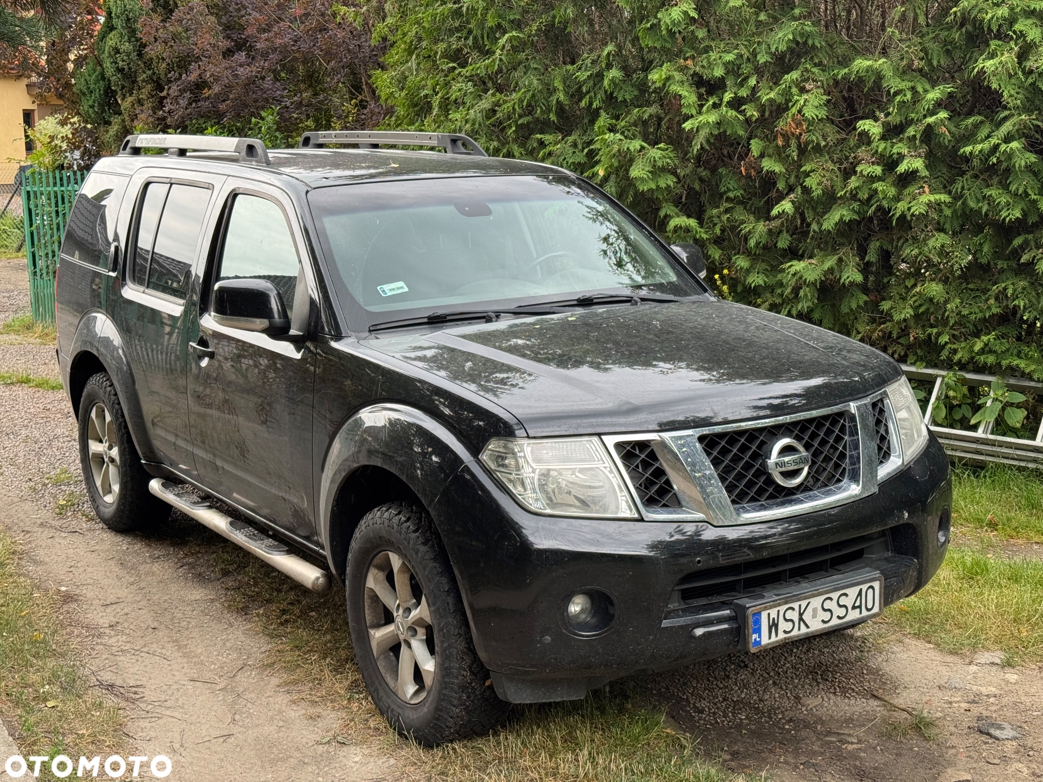 Nissan Pathfinder - 2