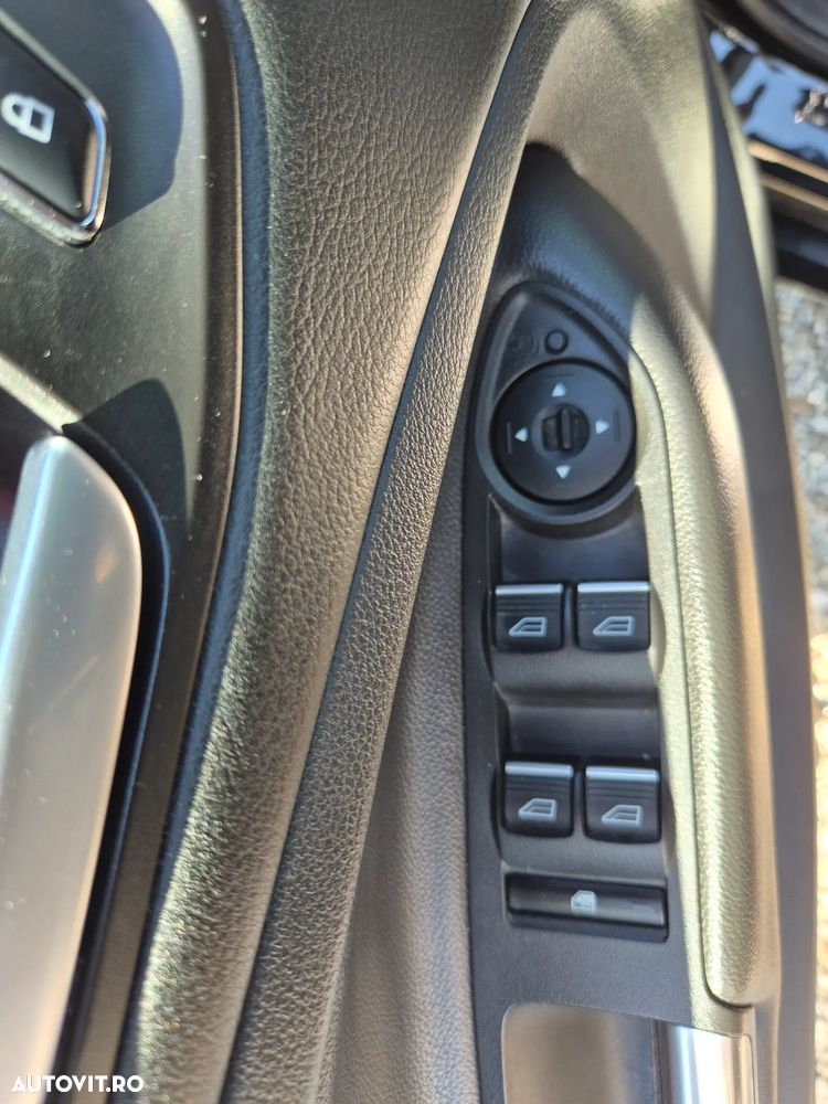 Ford Kuga 2.0 TDCi 4WD Powershift Titanium - 16