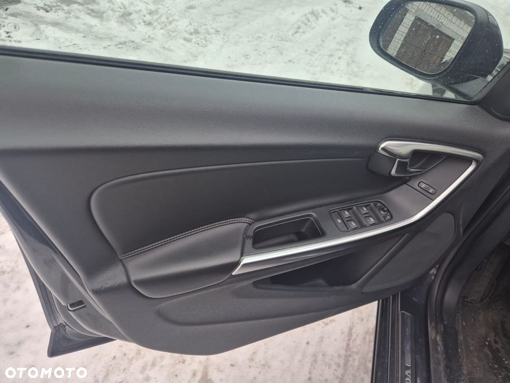 Volvo V60 D2 Geartronic Summum - 18