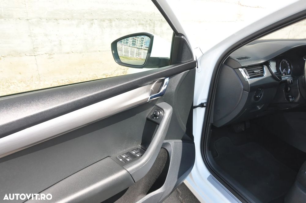 Skoda Octavia 2.0 TDI DSG 4X4 Style - 17