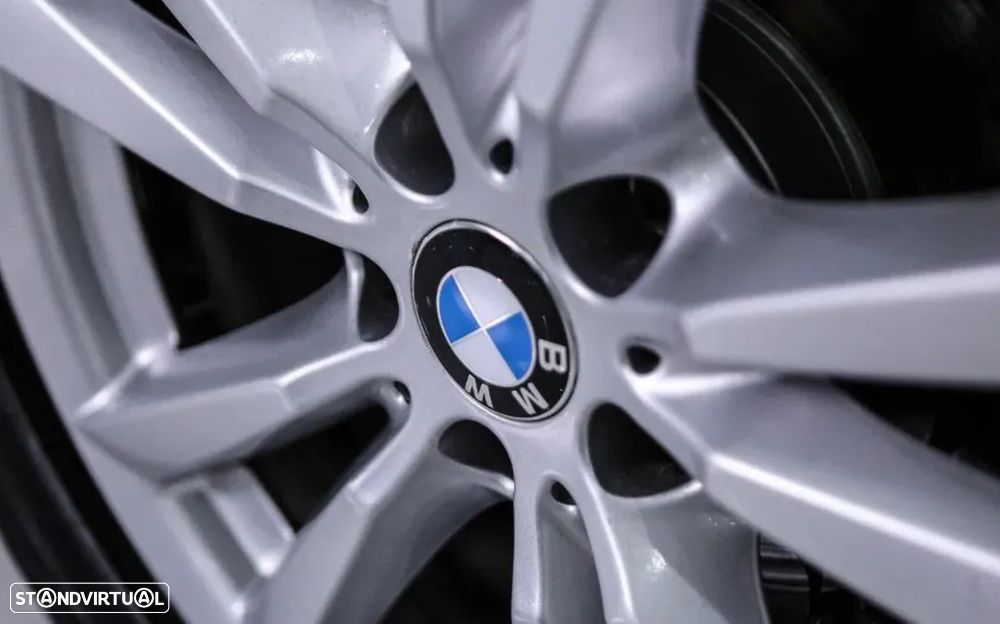BMW X5 30 d xDrive Pack M - 37
