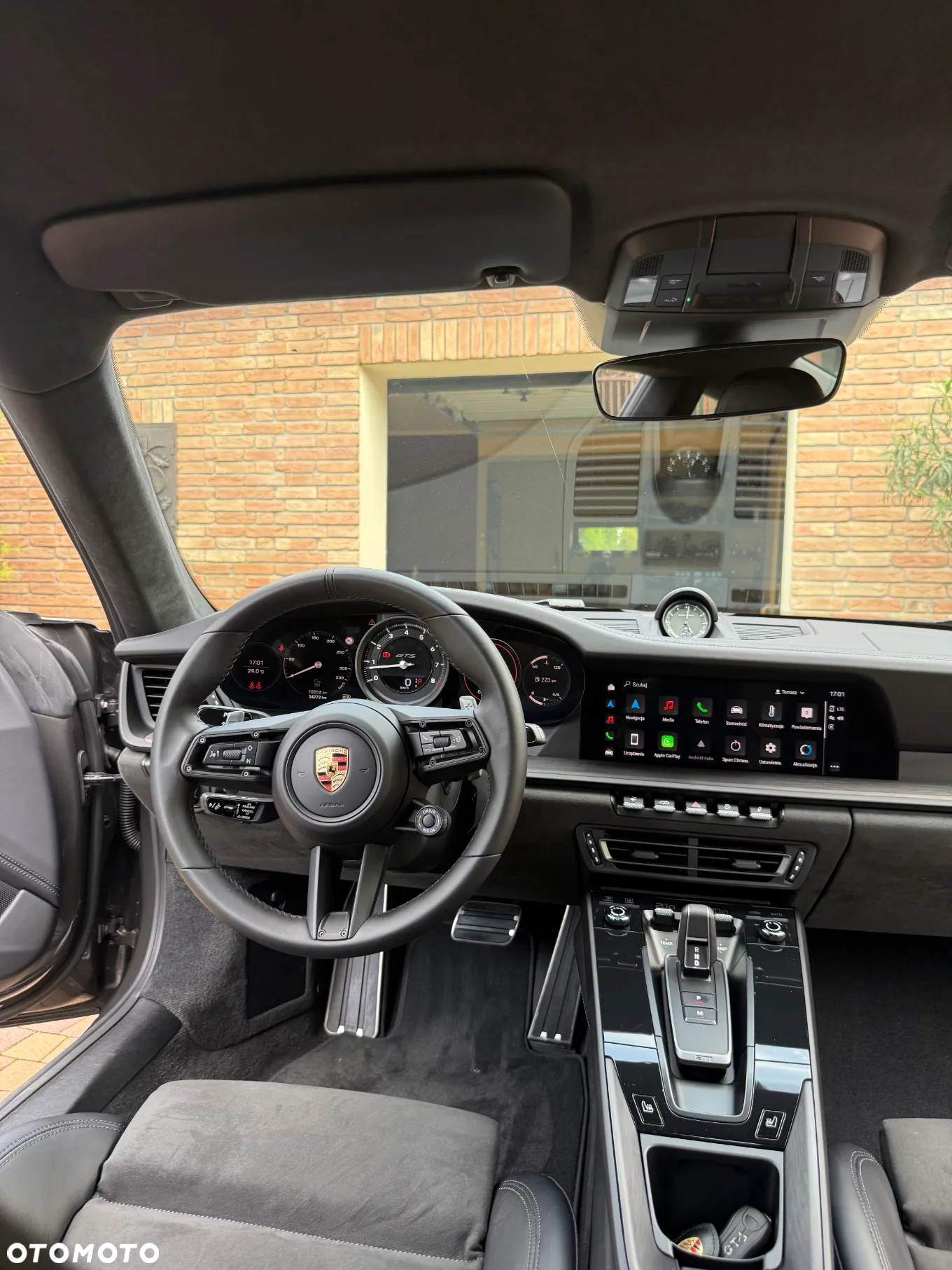 Porsche 911 Carrera 4 GTS - 21