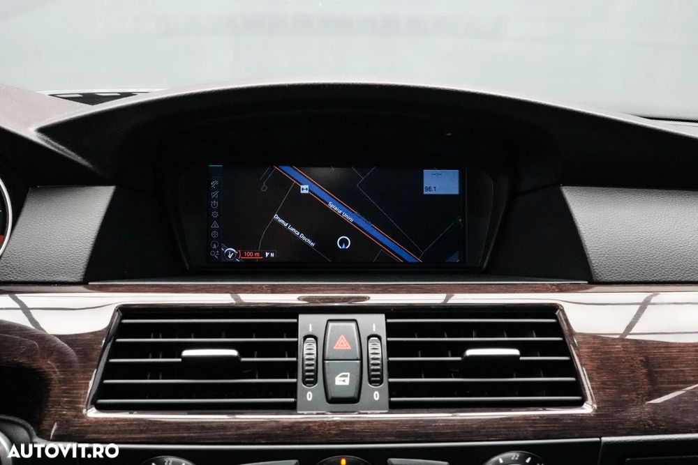 BMW Seria 5 520d Aut. Modern Line - 23