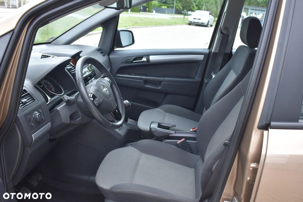 Opel Zafira - 29