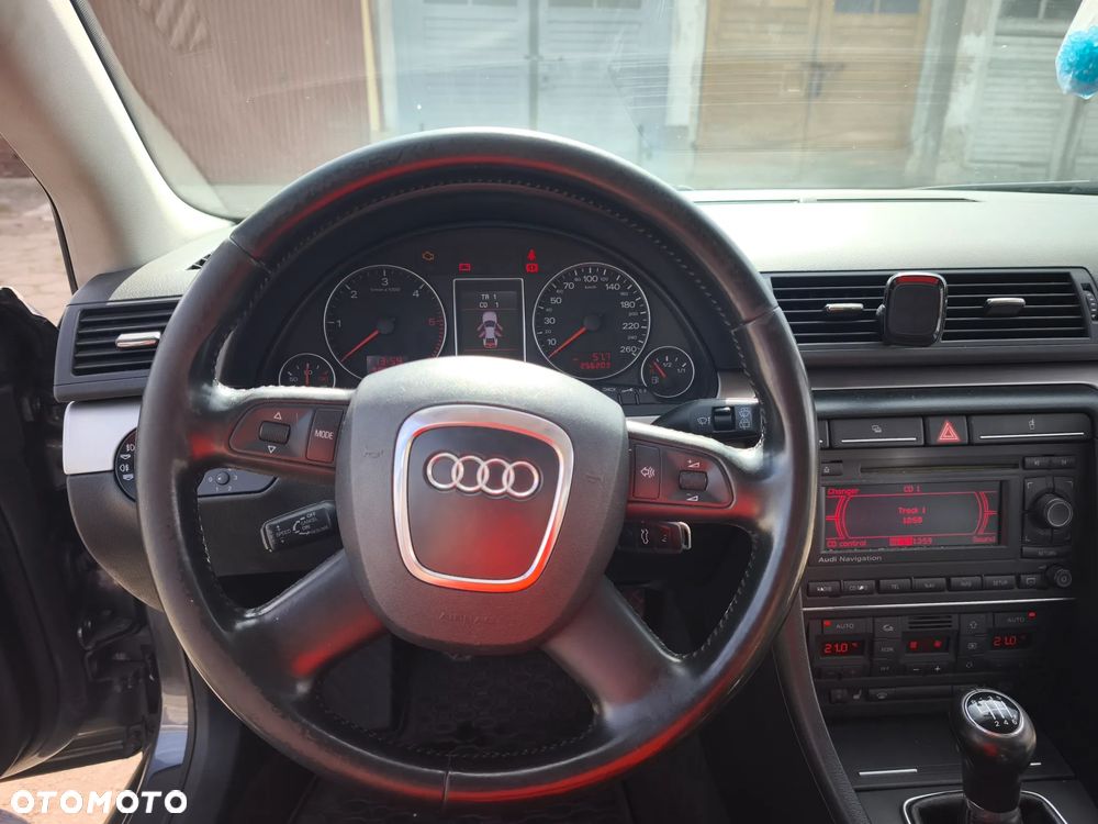 Audi A4 Avant 2.0 TDI - 23