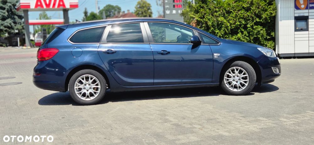 Opel Astra 1.6 Turbo 150 Jahre - 17