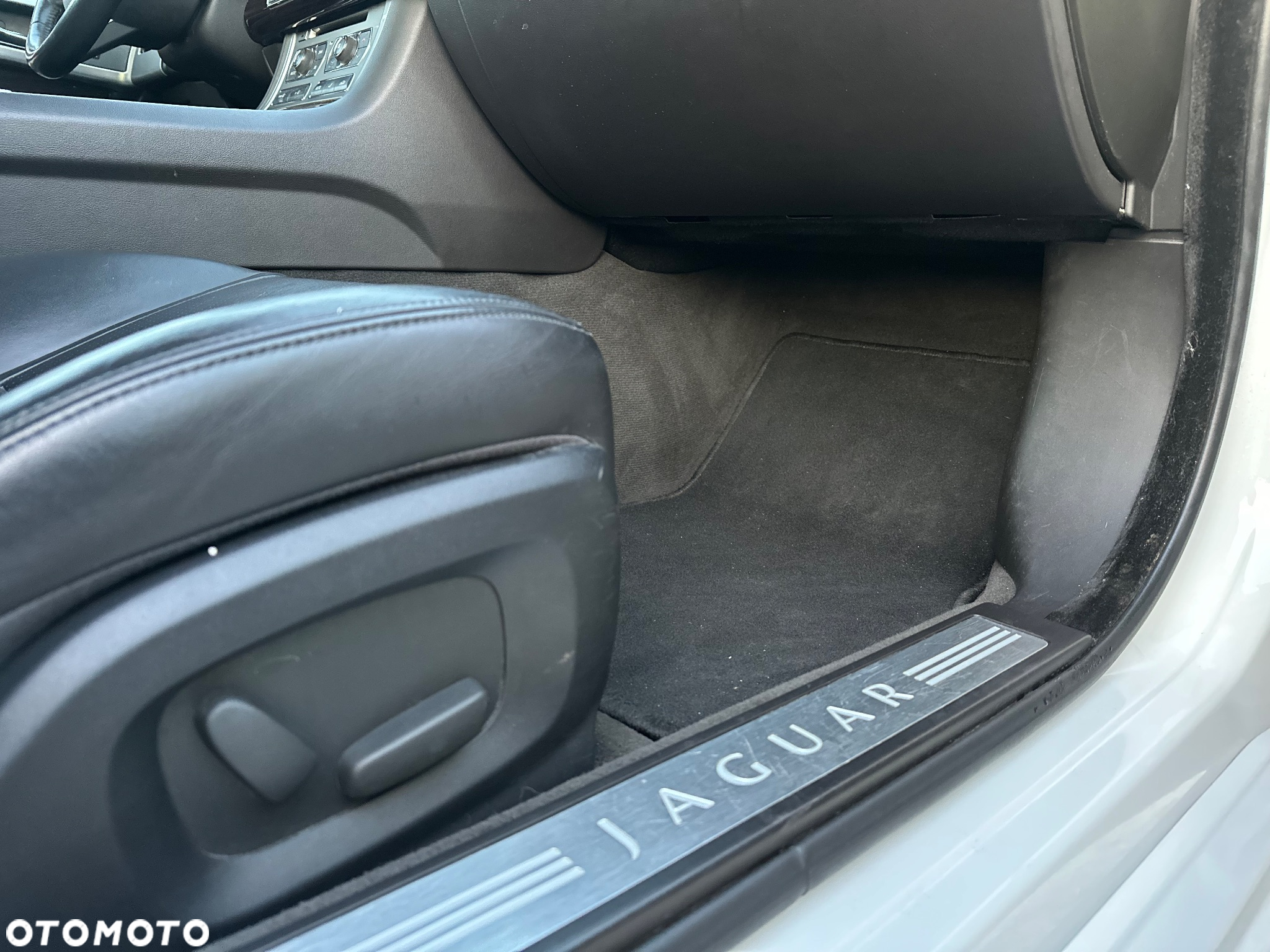 Jaguar XF 3.0 V6 Diesel S Sportbrake - 29