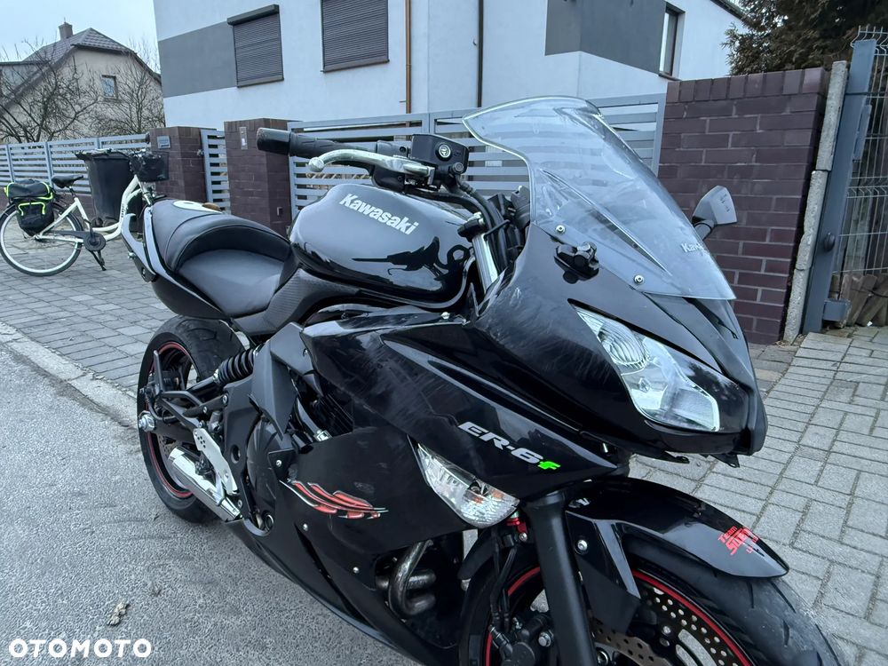 Kawasaki ER - 24
