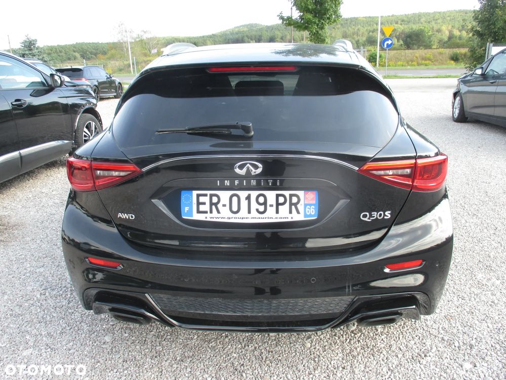 Infiniti Q30 2.2d DCT AWD Sport City Black - 9