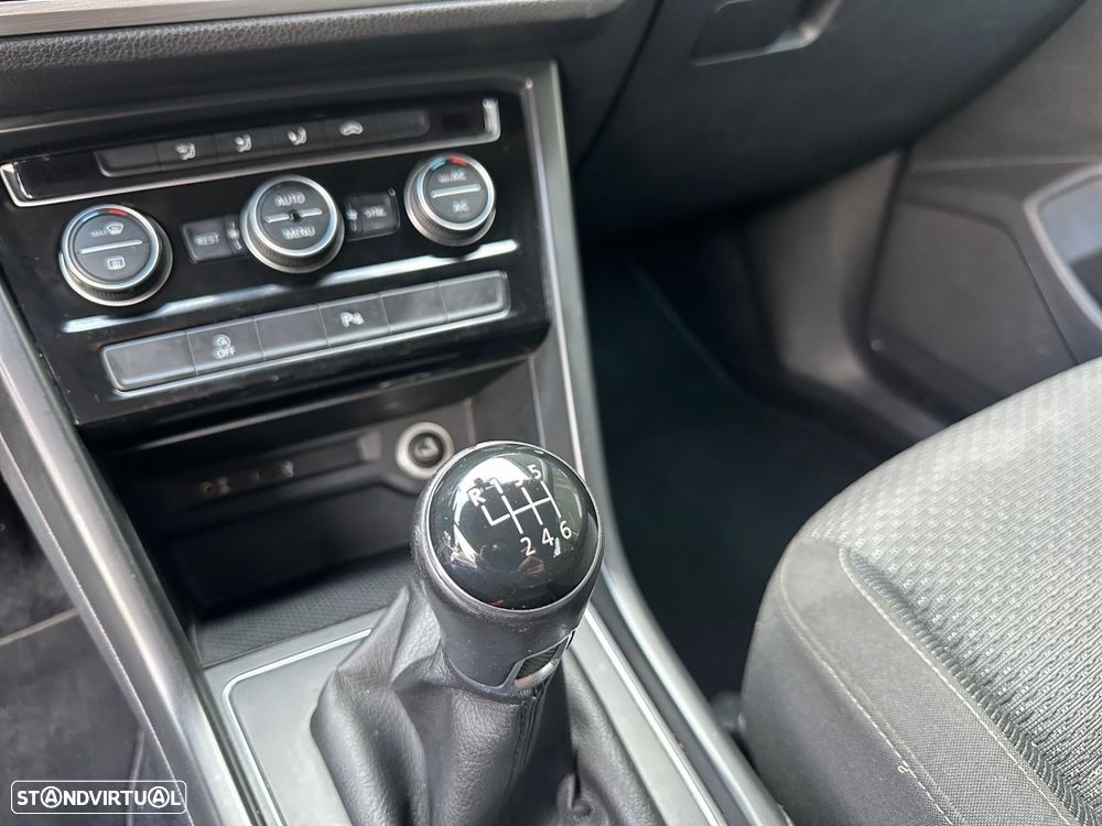 VW Touran 1.6 TDI Confortline - 18