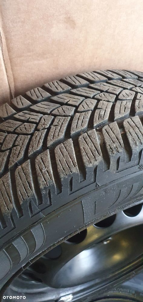 Felgi stalowe z oponami 7J ET39 5x112 205/60 R16 Audi A4 B9 - 10