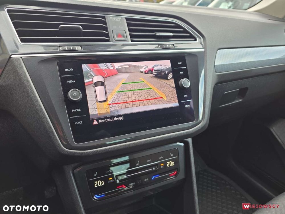 Volkswagen Tiguan - 24
