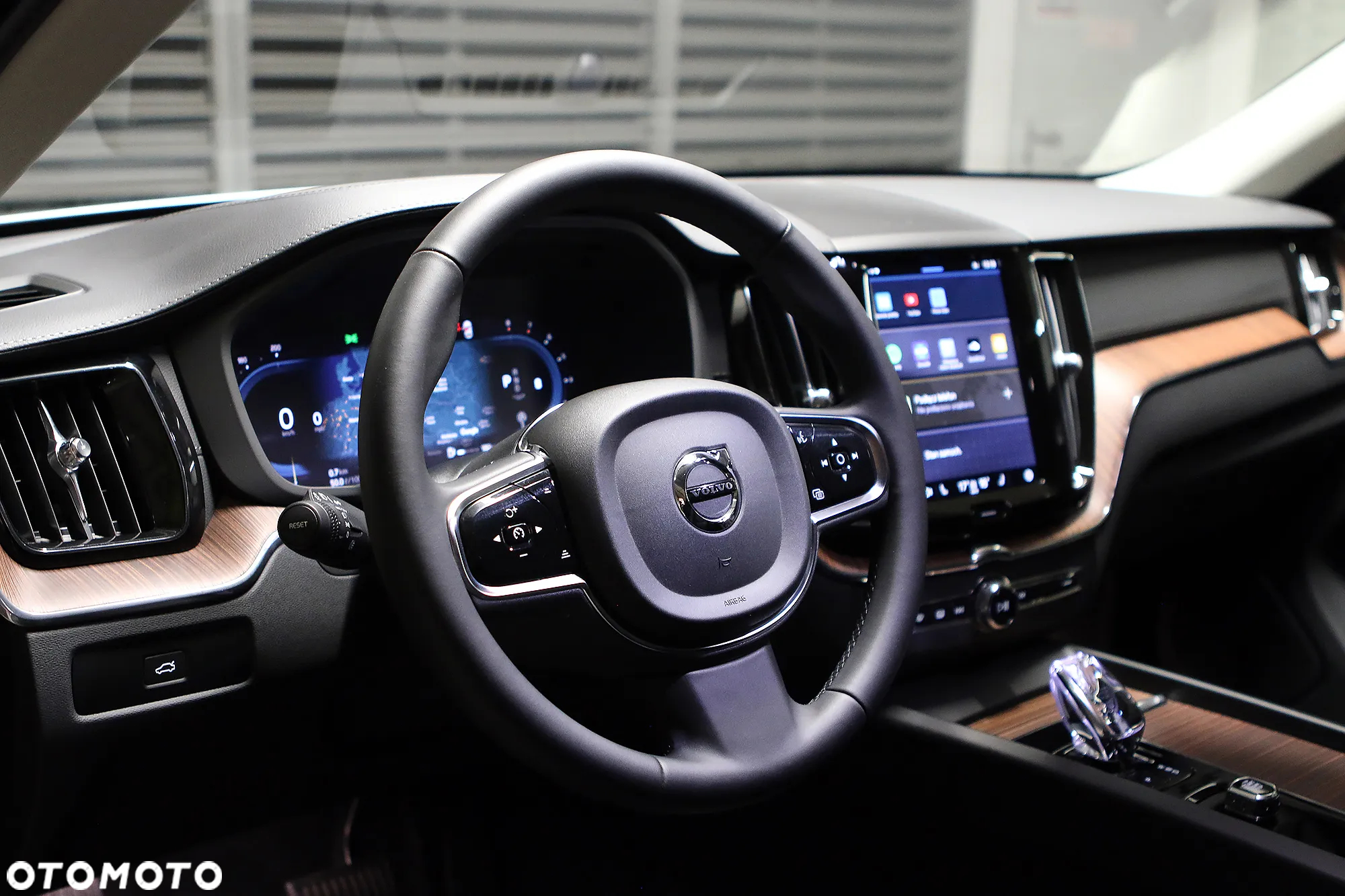 Volvo XC 60 B5 B AWD Ultimate Black Edition - 21