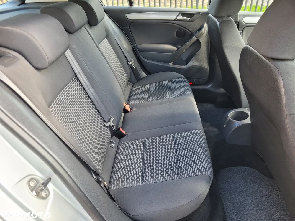 Volkswagen Golf 1.6 Edition - 16