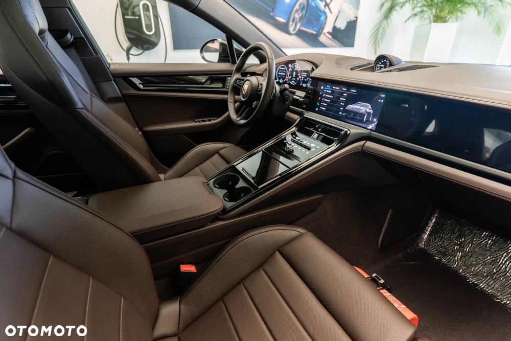 Porsche Panamera 4 E-Hybrid PHEV - 14