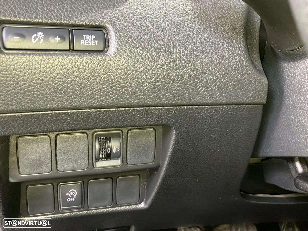 Nissan Qashqai 1.5 dCi N-Connecta J18 - 13