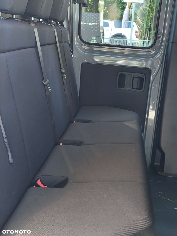 Mercedes-Benz Sprinter - 8