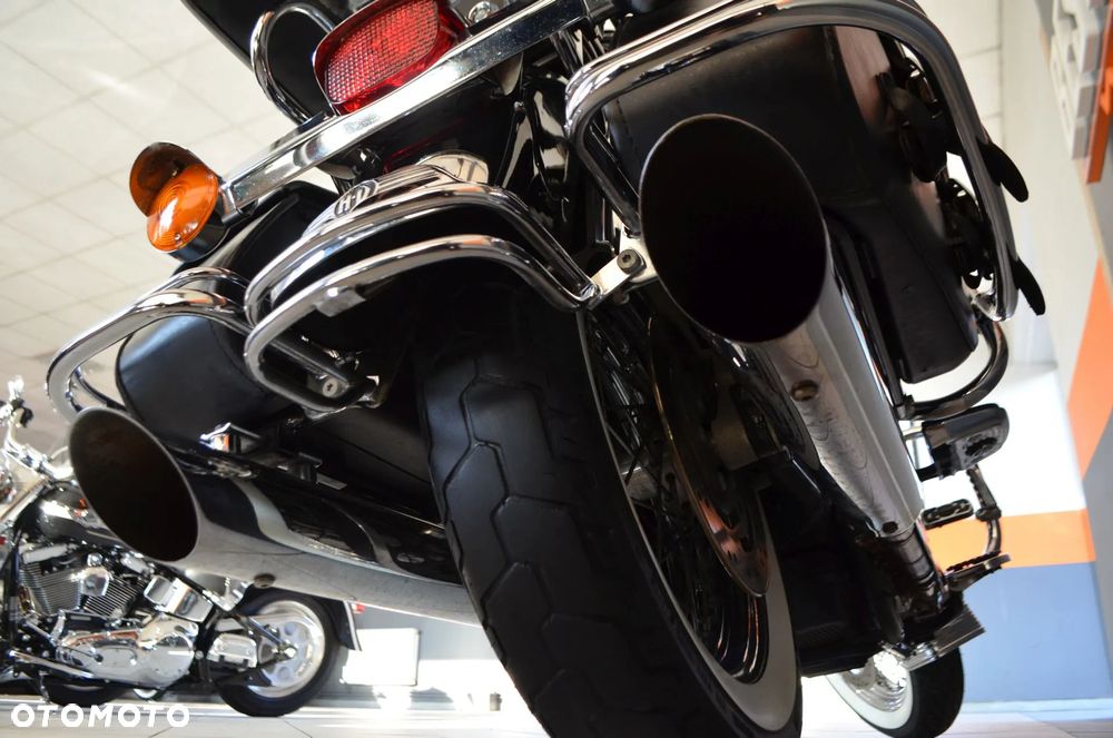 Harley-Davidson Touring Road King - 23