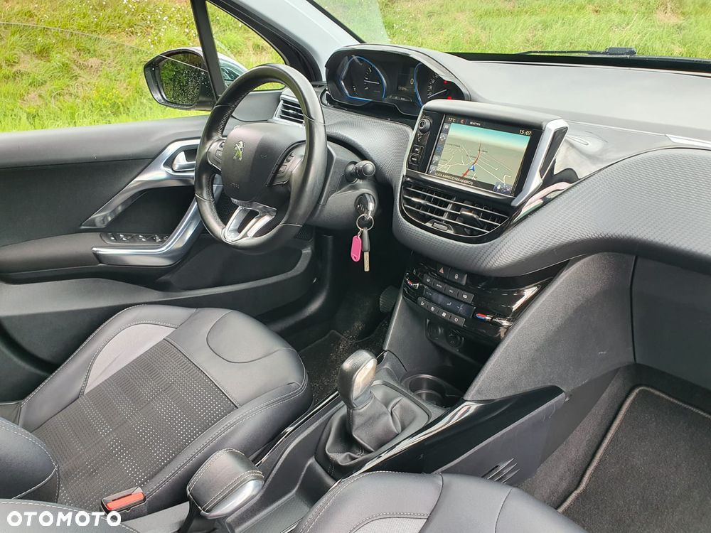 Peugeot 2008 PureTech 110 Stop&Start Allure - 17