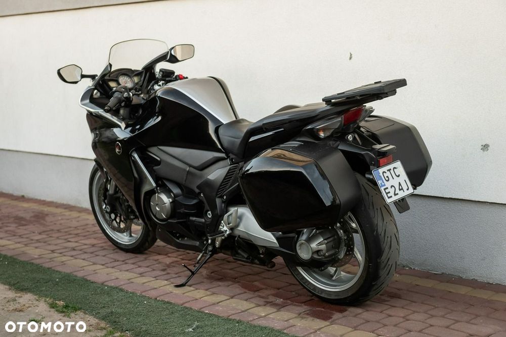 Honda VFR - 4
