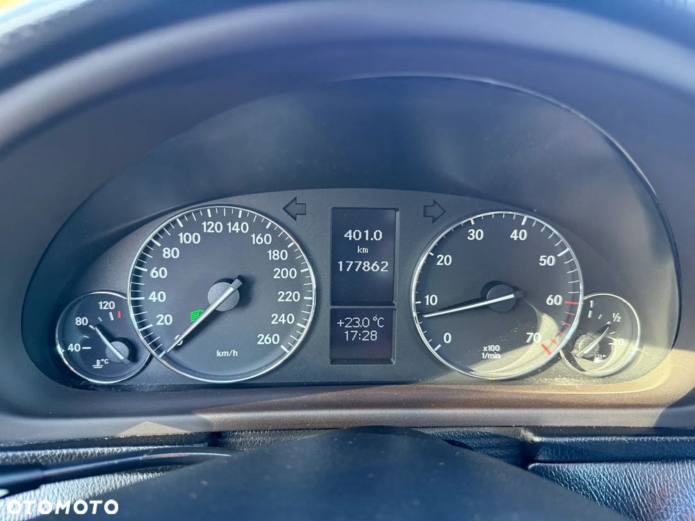 Mercedes-Benz Klasa C 180 Classic - 20