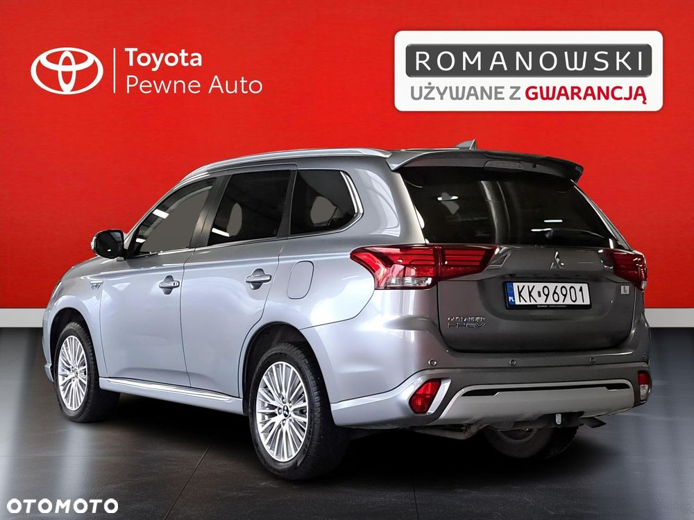 Mitsubishi Outlander - 8