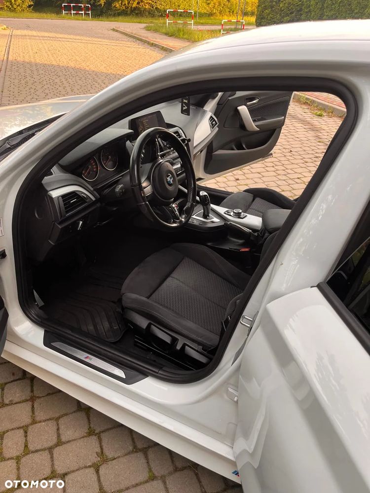 BMW Seria 1 120i M Sport - 32