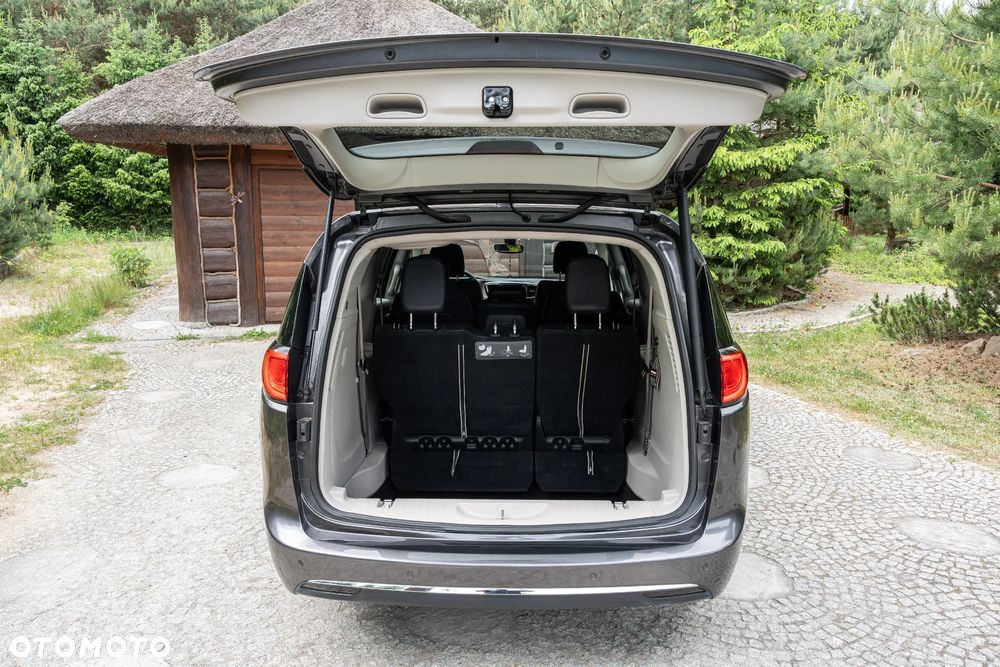 Chrysler Pacifica - 20