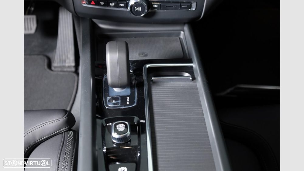 Volvo XC 60 2.0 T6 PHEV Core AWD - 15